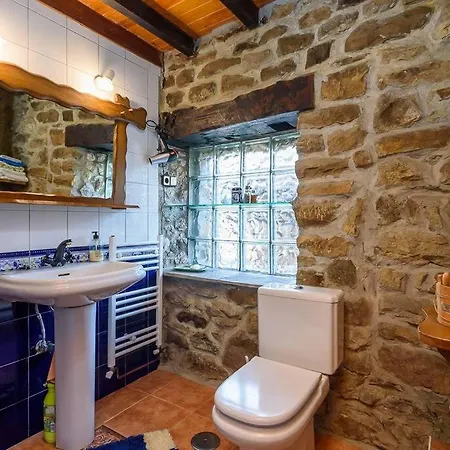 בית נופש La Casa Rectoral De El Tozu