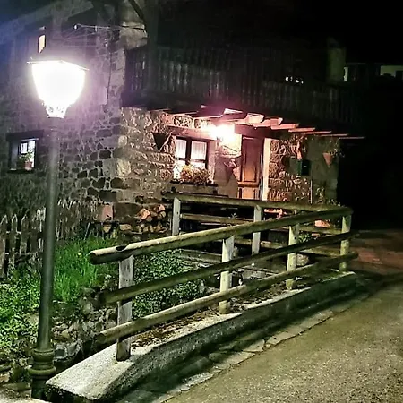 La Casa Rectoral De El Tozu * Caso