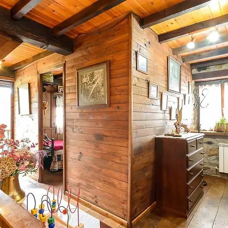 La Casa Rectoral De El Tozu Holiday home Caso