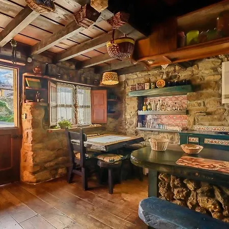 בית נופש La Casa Rectoral De El Tozu