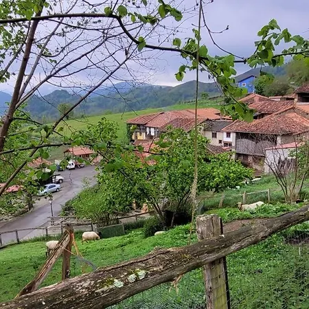 La Casa Rectoral De El Tozu *